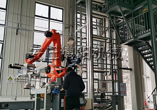 05袋料垂直提升機