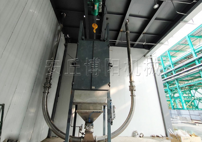 鈣粉無(wú)塵噸袋自動(dòng)拆袋設(shè)備、山東噸包破包機(jī)操作簡(jiǎn)單