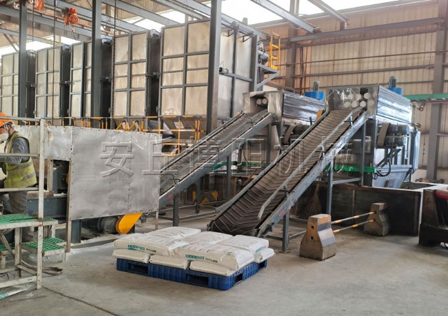 尿素自動拆包機(jī)現(xiàn)場實(shí)拍、自動破包機(jī)生產(chǎn)廠家