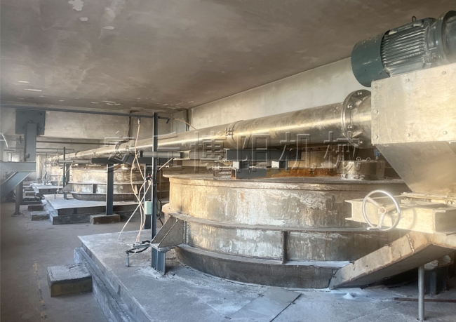 工業(yè)鹽管鏈輸送機(jī)使用現(xiàn)場、山東管鏈?zhǔn)椒垠w輸送機(jī)優(yōu)勢