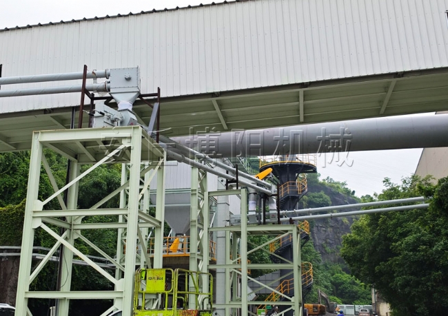 安丘博陽鑄石管管鏈輸送機(jī)、不銹鋼渣粉管鏈輸送設(shè)備