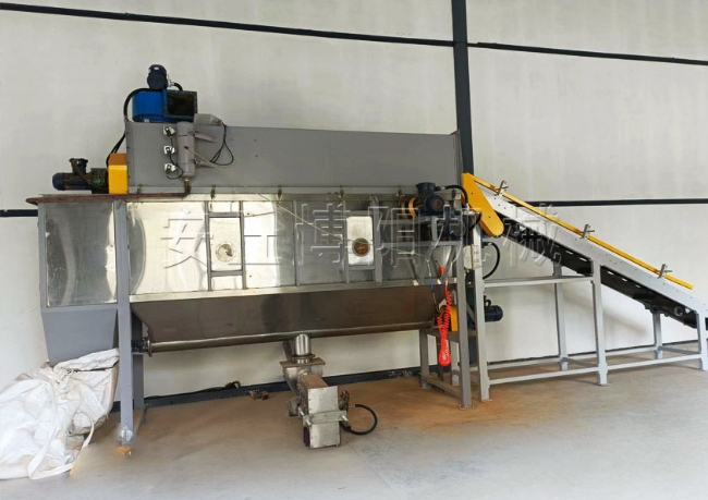 塑料顆粒自動(dòng)拆包機(jī)產(chǎn)品特點(diǎn)有哪些？